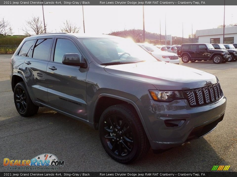 2021 Jeep Grand Cherokee Laredo 4x4 Sting-Gray / Black Photo #3