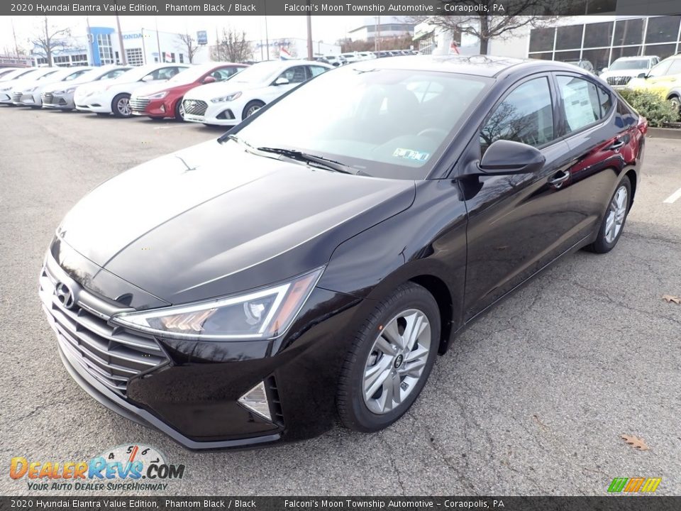 Front 3/4 View of 2020 Hyundai Elantra Value Edition Photo #5