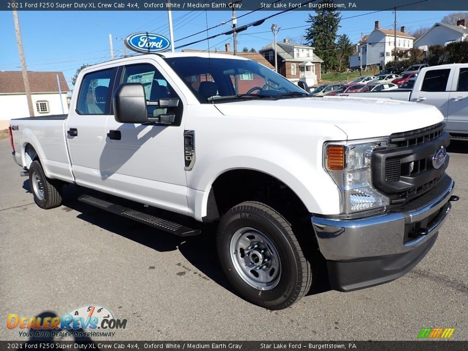Front 3/4 View of 2021 Ford F250 Super Duty XL Crew Cab 4x4 Photo #8
