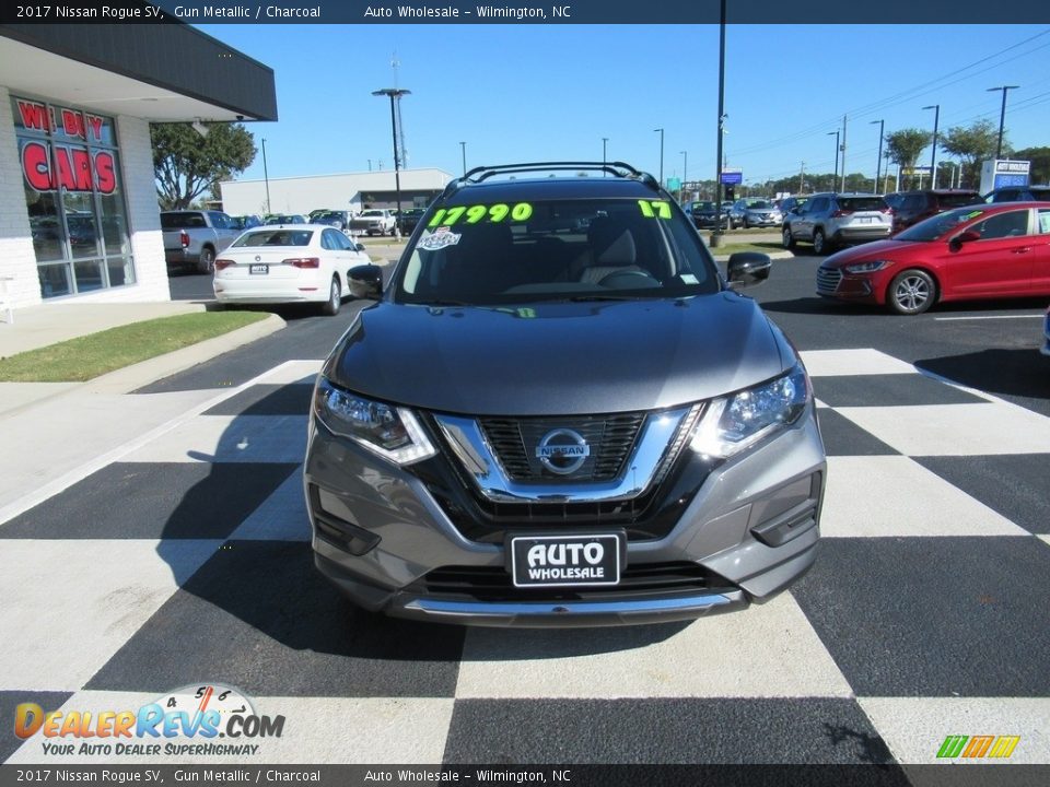 2017 Nissan Rogue SV Gun Metallic / Charcoal Photo #4