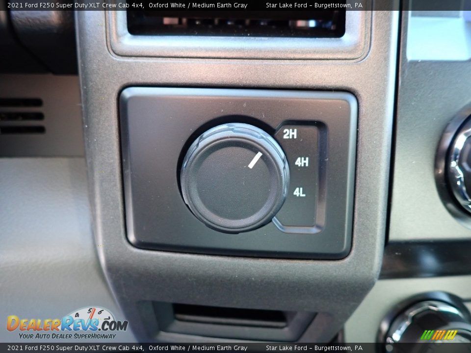 Controls of 2021 Ford F250 Super Duty XLT Crew Cab 4x4 Photo #17