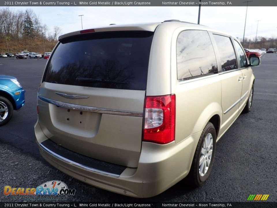 2011 Chrysler Town & Country Touring - L White Gold Metallic / Black/Light Graystone Photo #4