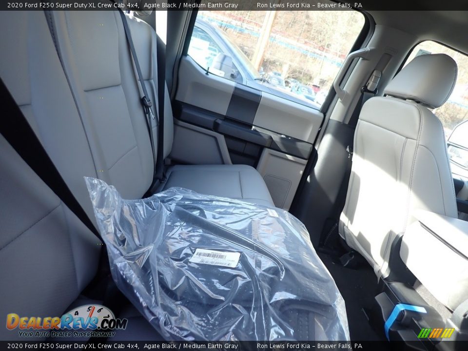 2020 Ford F250 Super Duty XL Crew Cab 4x4 Agate Black / Medium Earth Gray Photo #8