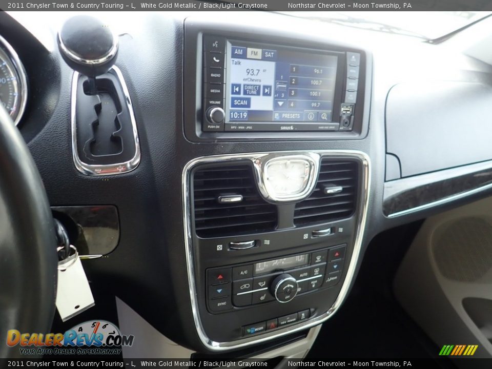 2011 Chrysler Town & Country Touring - L White Gold Metallic / Black/Light Graystone Photo #13