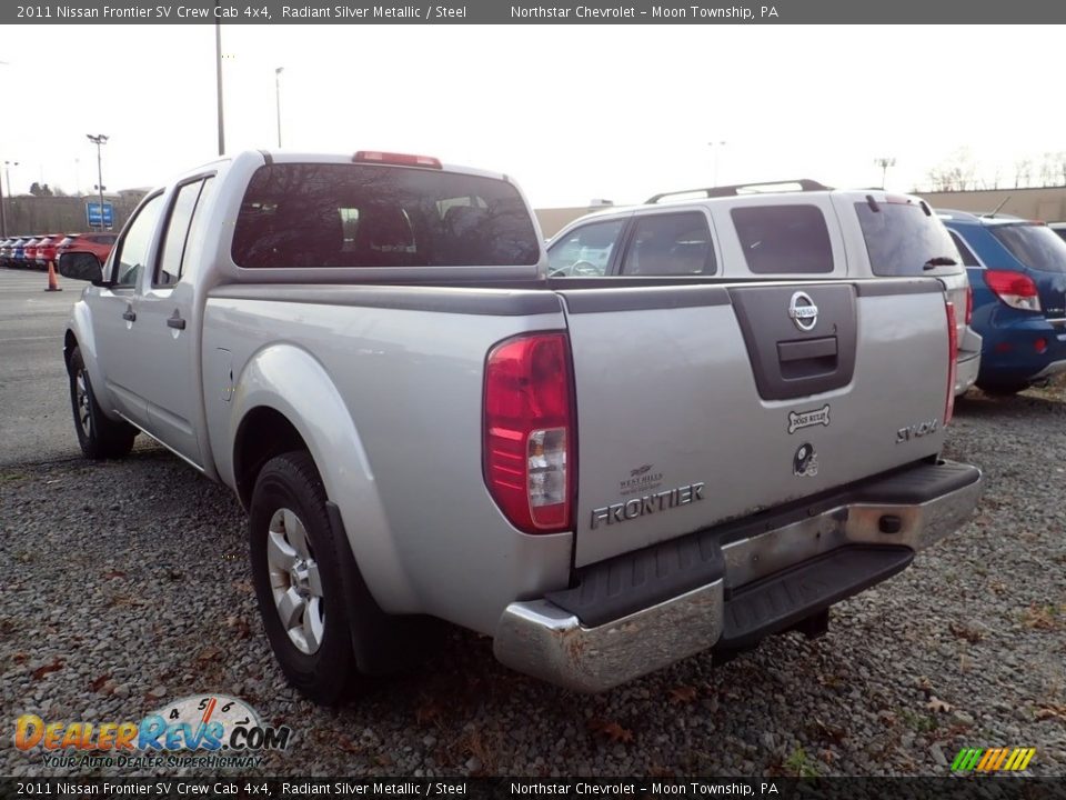 2011 Nissan Frontier SV Crew Cab 4x4 Radiant Silver Metallic / Steel Photo #2