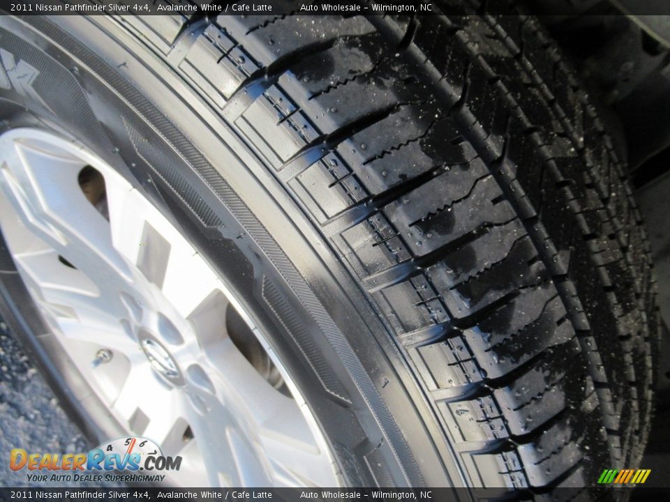 2011 Nissan Pathfinder Silver 4x4 Avalanche White / Cafe Latte Photo #9