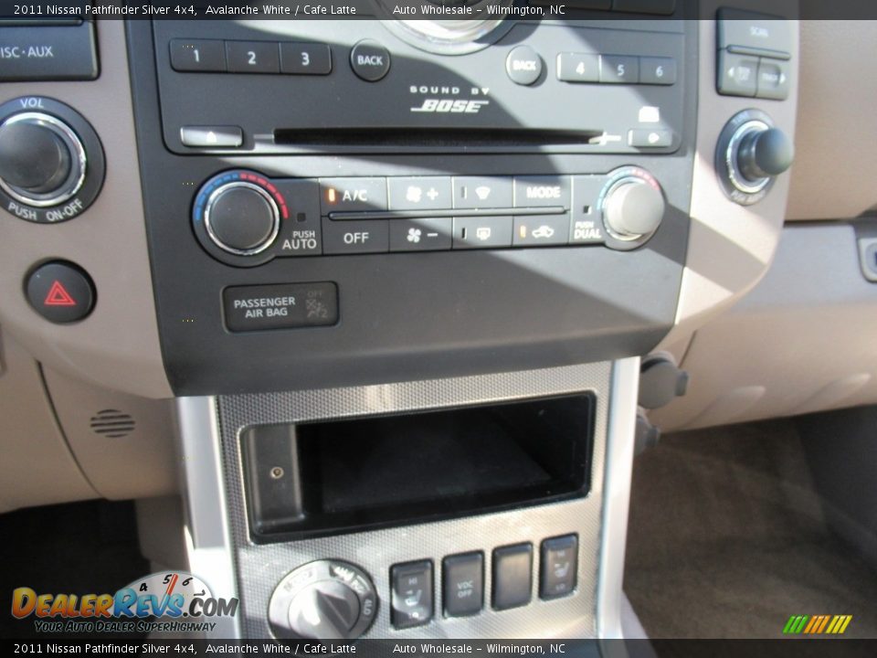 2011 Nissan Pathfinder Silver 4x4 Avalanche White / Cafe Latte Photo #19