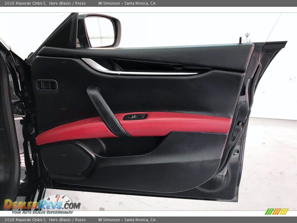 Door Panel of 2016 Maserati Ghibli S Photo #27