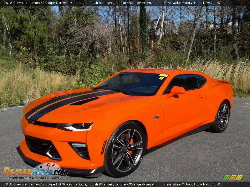 Front 3/4 View of 2018 Chevrolet Camaro SS Coupe Hot Wheels Package Photo #4