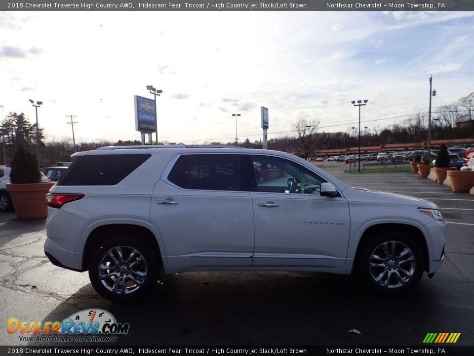 2018 Chevrolet Traverse High Country AWD Iridescent Pearl Tricoat / High Country Jet Black/Loft Brown Photo #10