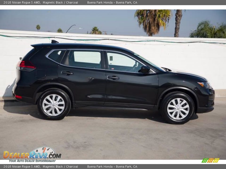 2018 Nissan Rogue S AWD Magnetic Black / Charcoal Photo #12