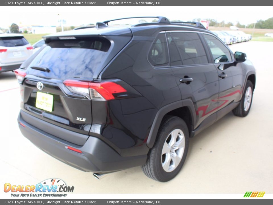 2021 Toyota RAV4 XLE Midnight Black Metallic / Black Photo #8