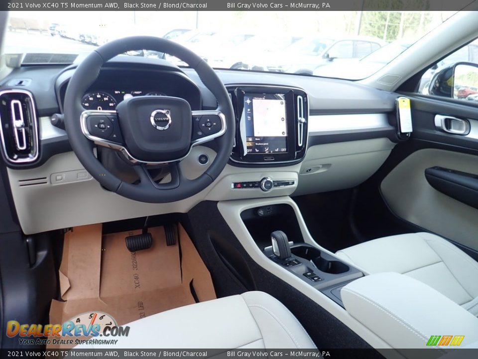 Blond/Charcoal Interior - 2021 Volvo XC40 T5 Momentum AWD Photo #9