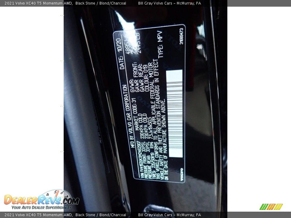 2021 Volvo XC40 T5 Momentum AWD Black Stone / Blond/Charcoal Photo #11