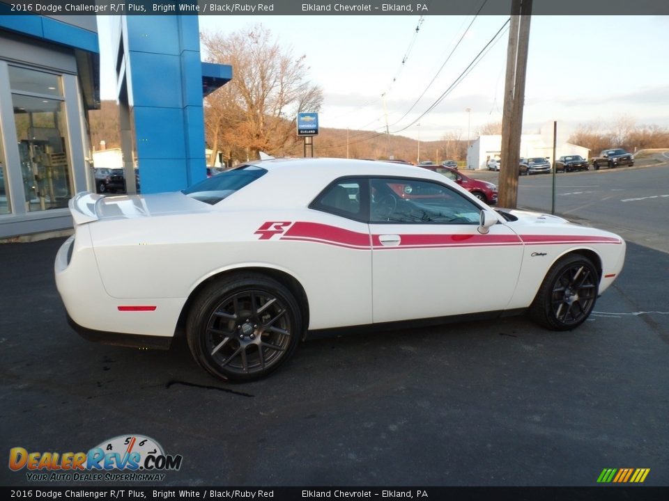 2016 Dodge Challenger R/T Plus Bright White / Black/Ruby Red Photo #7