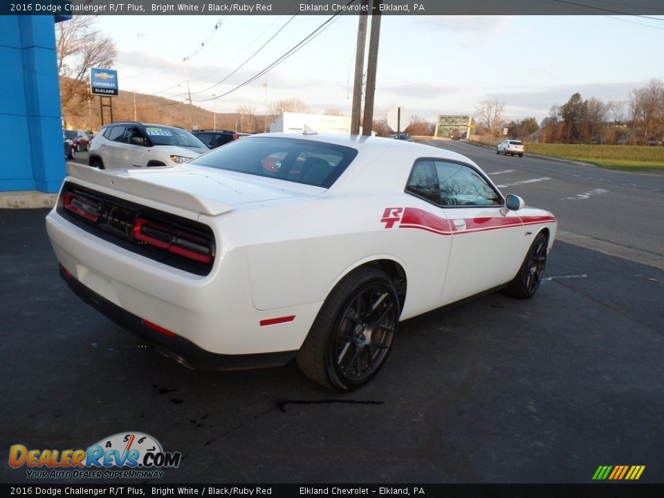 2016 Dodge Challenger R/T Plus Bright White / Black/Ruby Red Photo #8