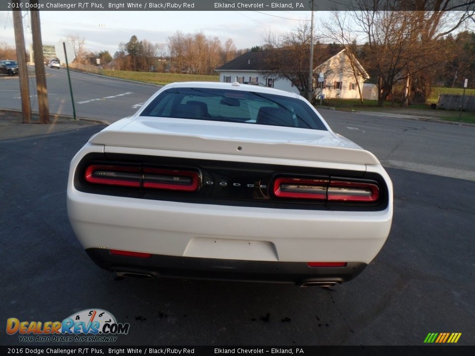 2016 Dodge Challenger R/T Plus Bright White / Black/Ruby Red Photo #9