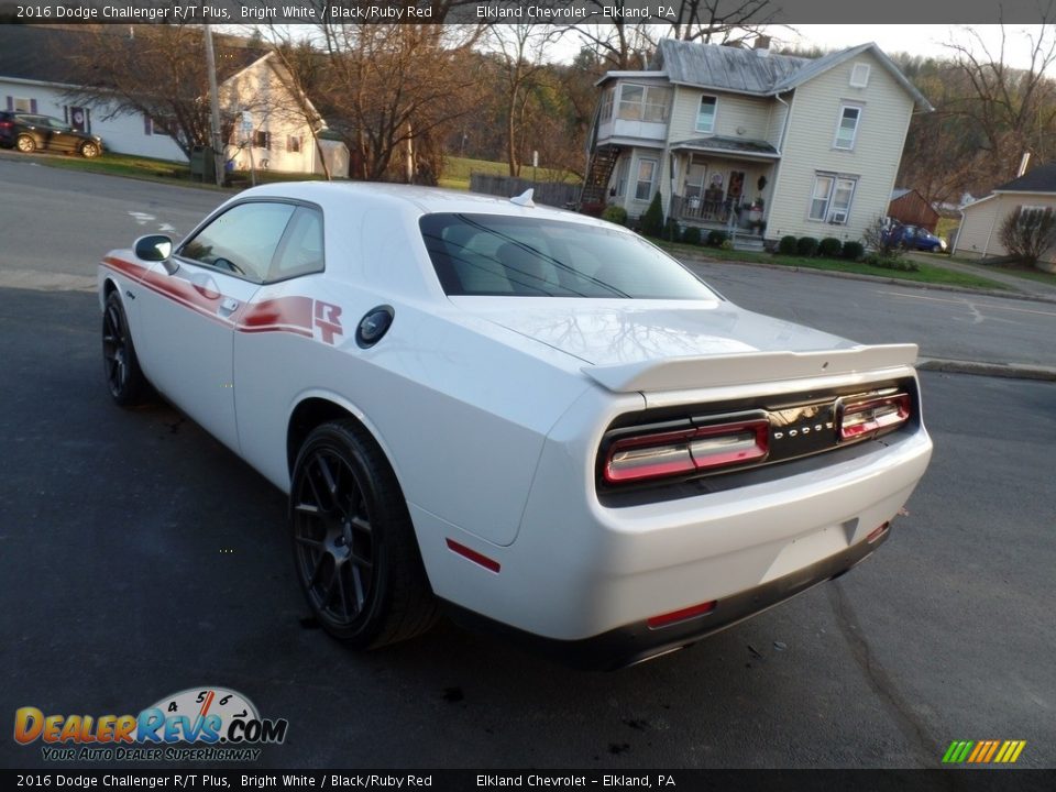 2016 Dodge Challenger R/T Plus Bright White / Black/Ruby Red Photo #10