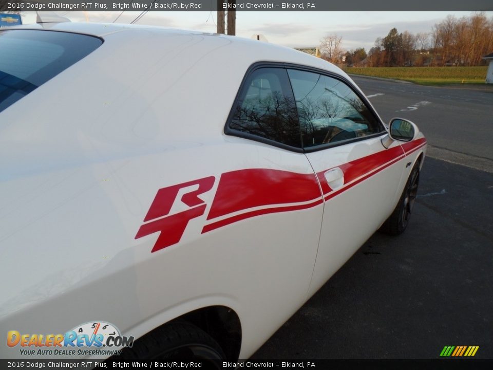 2016 Dodge Challenger R/T Plus Logo Photo #17