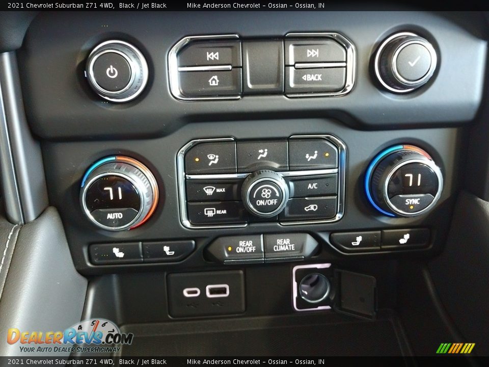 Controls of 2021 Chevrolet Suburban Z71 4WD Photo #32