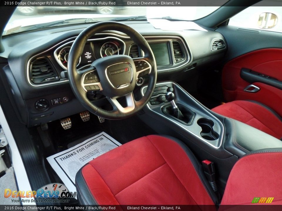 Front Seat of 2016 Dodge Challenger R/T Plus Photo #25
