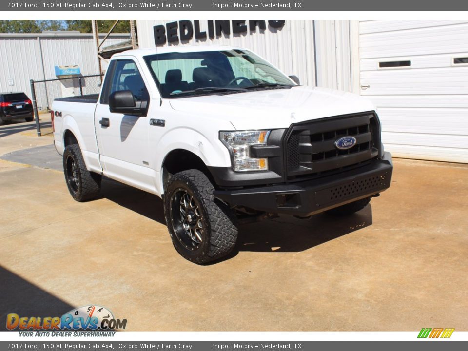 2017 Ford F150 XL Regular Cab 4x4 Oxford White / Earth Gray Photo #2