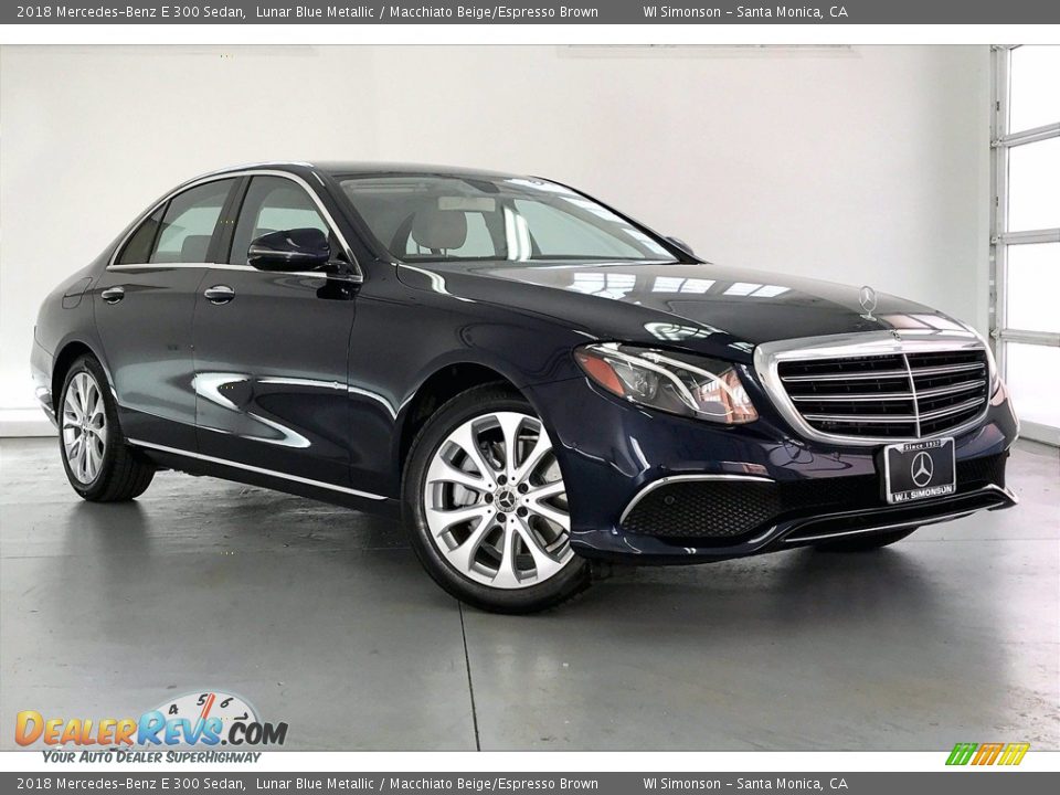 Front 3/4 View of 2018 Mercedes-Benz E 300 Sedan Photo #34