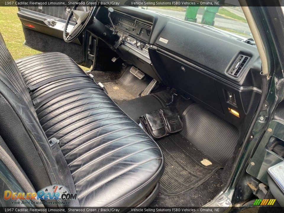 Dashboard of 1967 Cadillac Fleetwood Limousine Photo #8