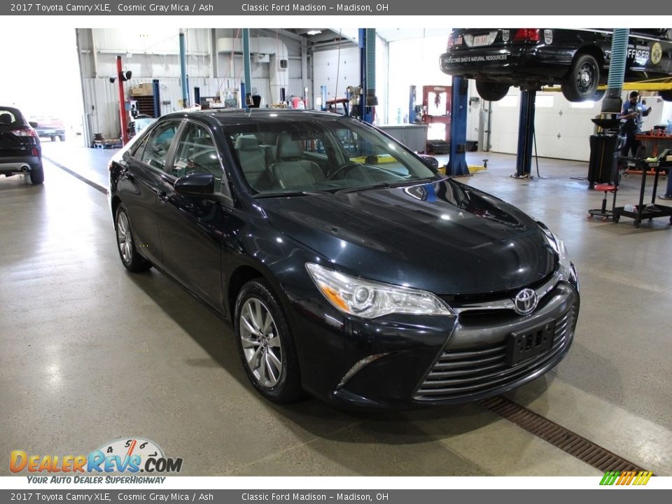 2017 Toyota Camry XLE Cosmic Gray Mica / Ash Photo #3