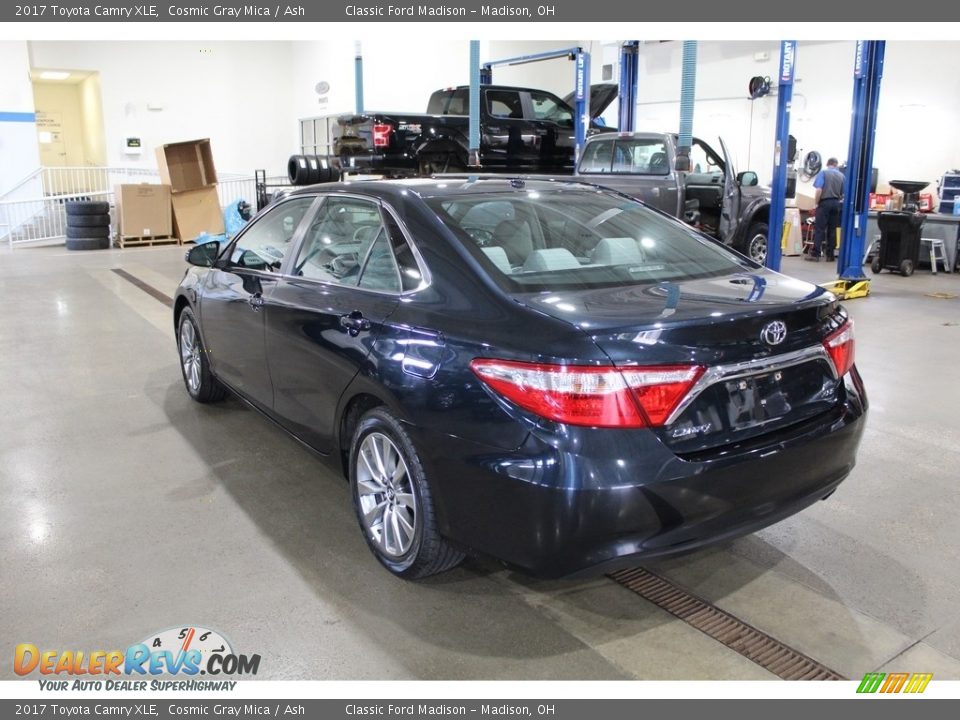 2017 Toyota Camry XLE Cosmic Gray Mica / Ash Photo #7