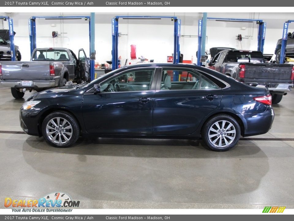 2017 Toyota Camry XLE Cosmic Gray Mica / Ash Photo #8