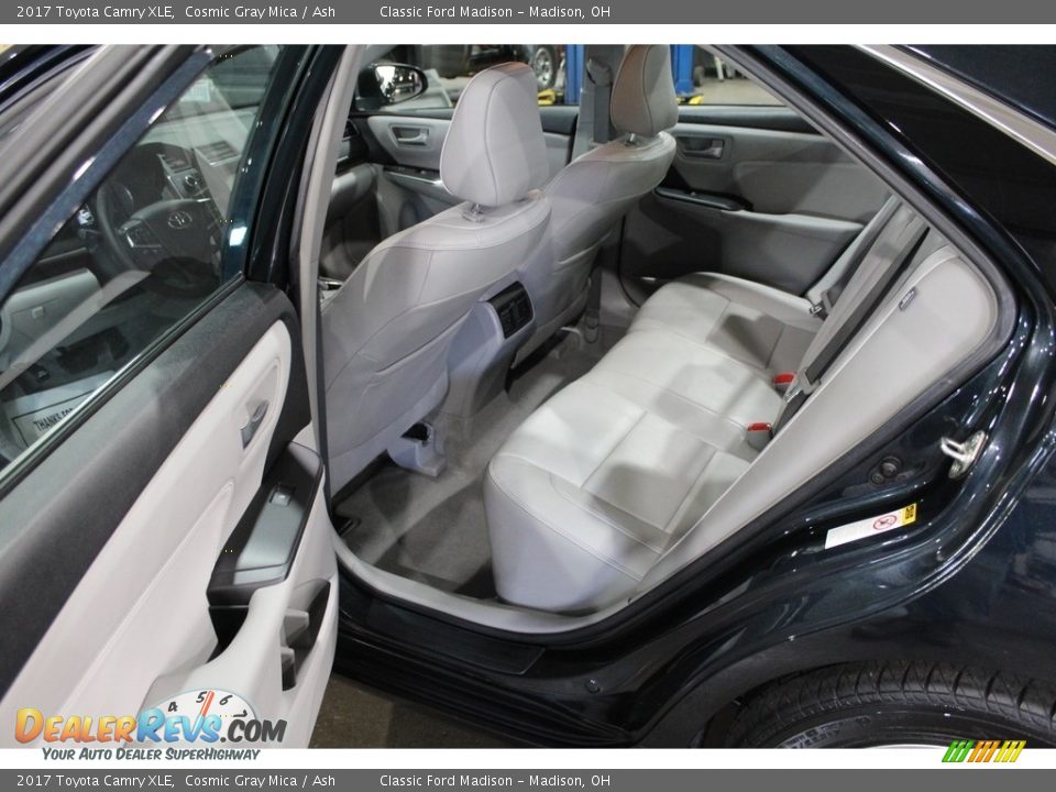 2017 Toyota Camry XLE Cosmic Gray Mica / Ash Photo #13