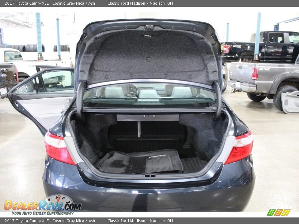 2017 Toyota Camry XLE Cosmic Gray Mica / Ash Photo #14