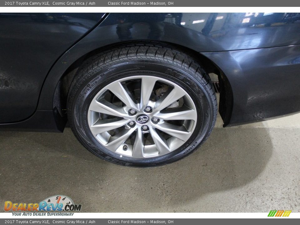 2017 Toyota Camry XLE Cosmic Gray Mica / Ash Photo #15