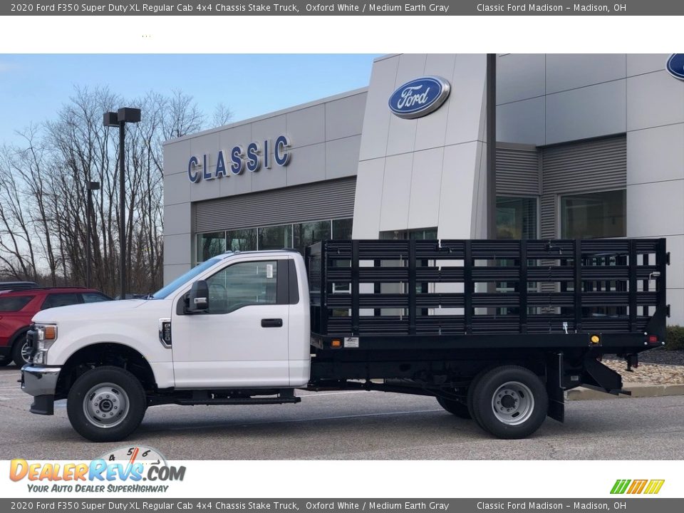 2020 Ford F350 Super Duty XL Regular Cab 4x4 Chassis Stake Truck Oxford White / Medium Earth Gray Photo #1