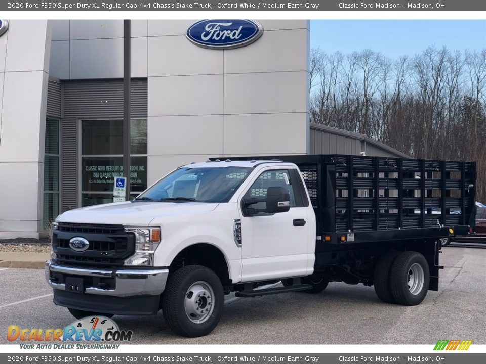 2020 Ford F350 Super Duty XL Regular Cab 4x4 Chassis Stake Truck Oxford White / Medium Earth Gray Photo #2