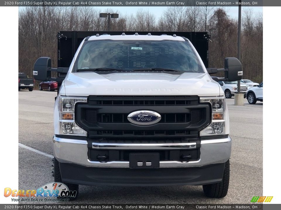 2020 Ford F350 Super Duty XL Regular Cab 4x4 Chassis Stake Truck Oxford White / Medium Earth Gray Photo #3