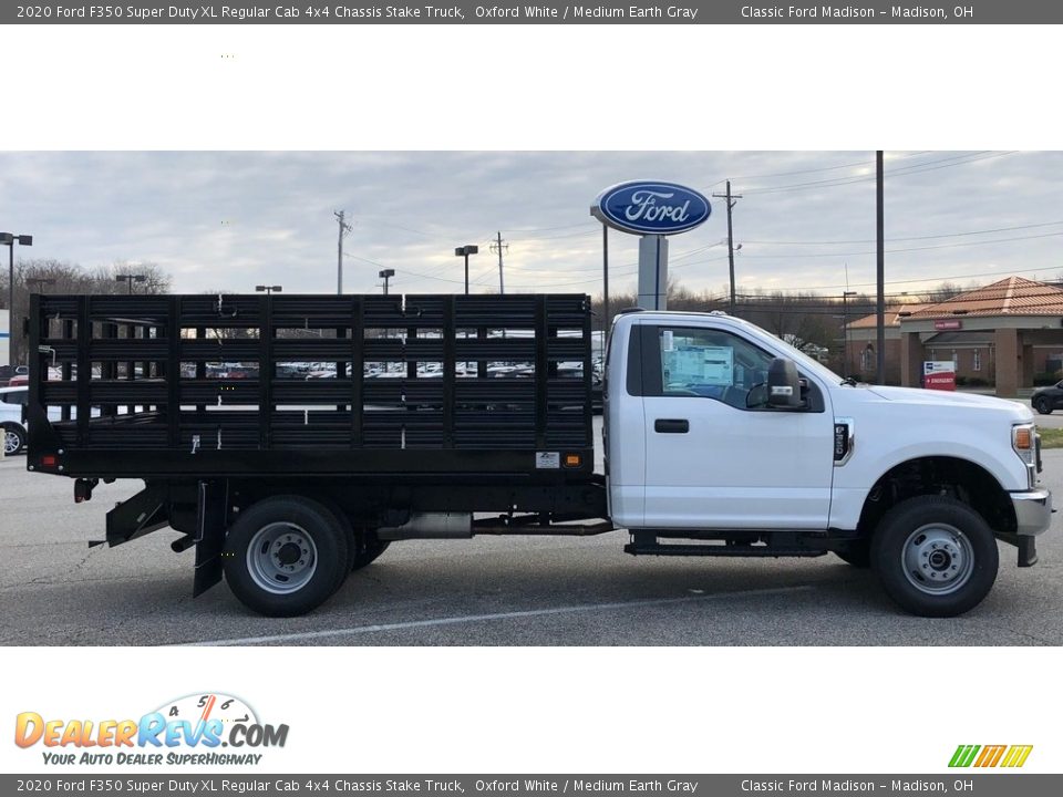 2020 Ford F350 Super Duty XL Regular Cab 4x4 Chassis Stake Truck Oxford White / Medium Earth Gray Photo #5