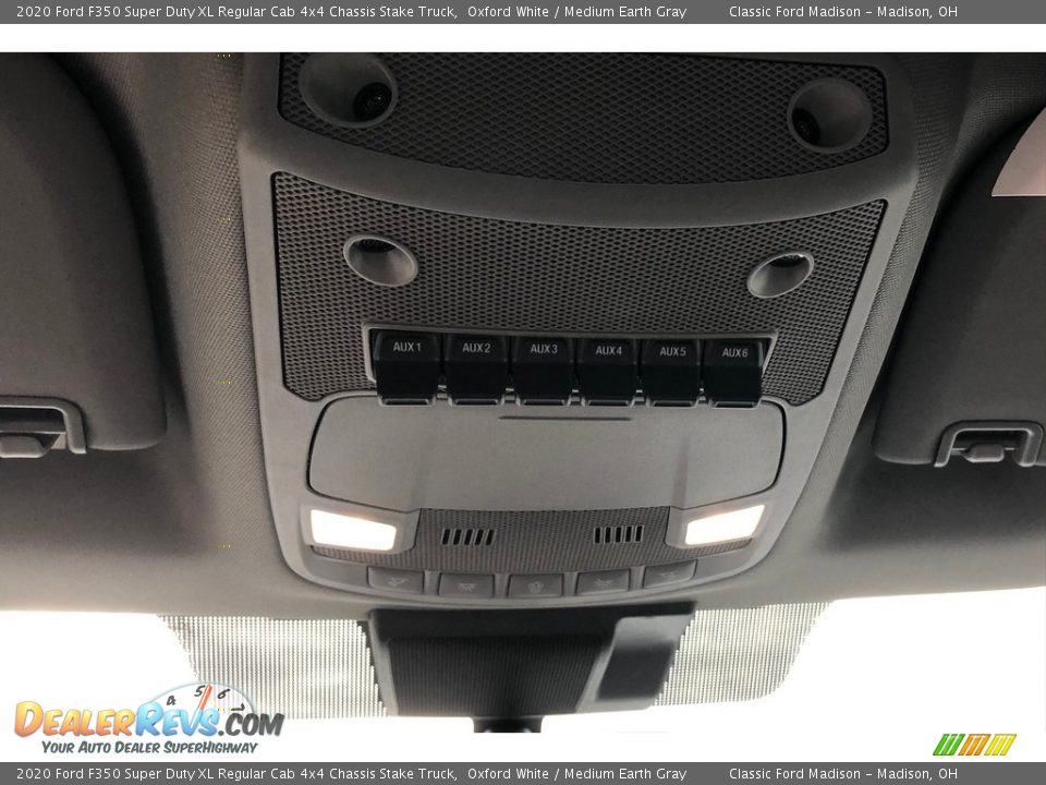 2020 Ford F350 Super Duty XL Regular Cab 4x4 Chassis Stake Truck Oxford White / Medium Earth Gray Photo #10