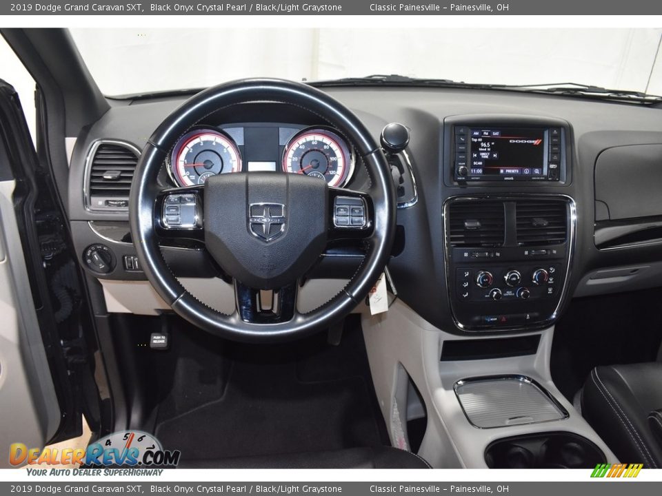 2019 Dodge Grand Caravan SXT Black Onyx Crystal Pearl / Black/Light Graystone Photo #13