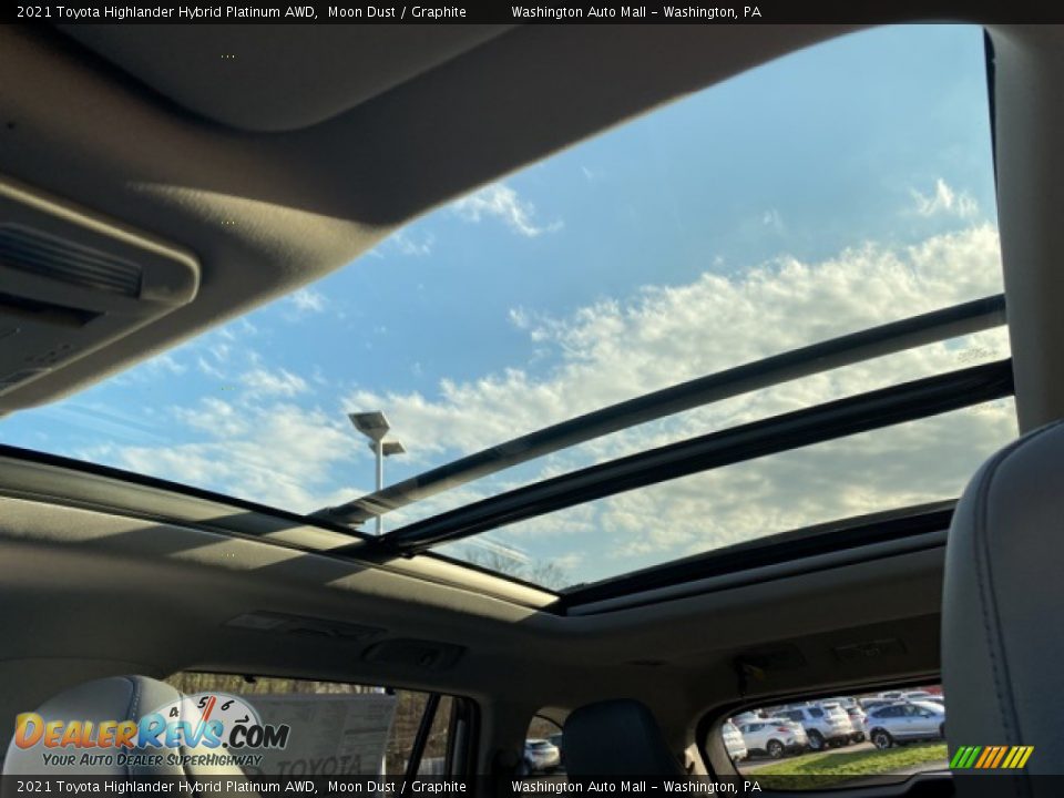 Sunroof of 2021 Toyota Highlander Hybrid Platinum AWD Photo #10