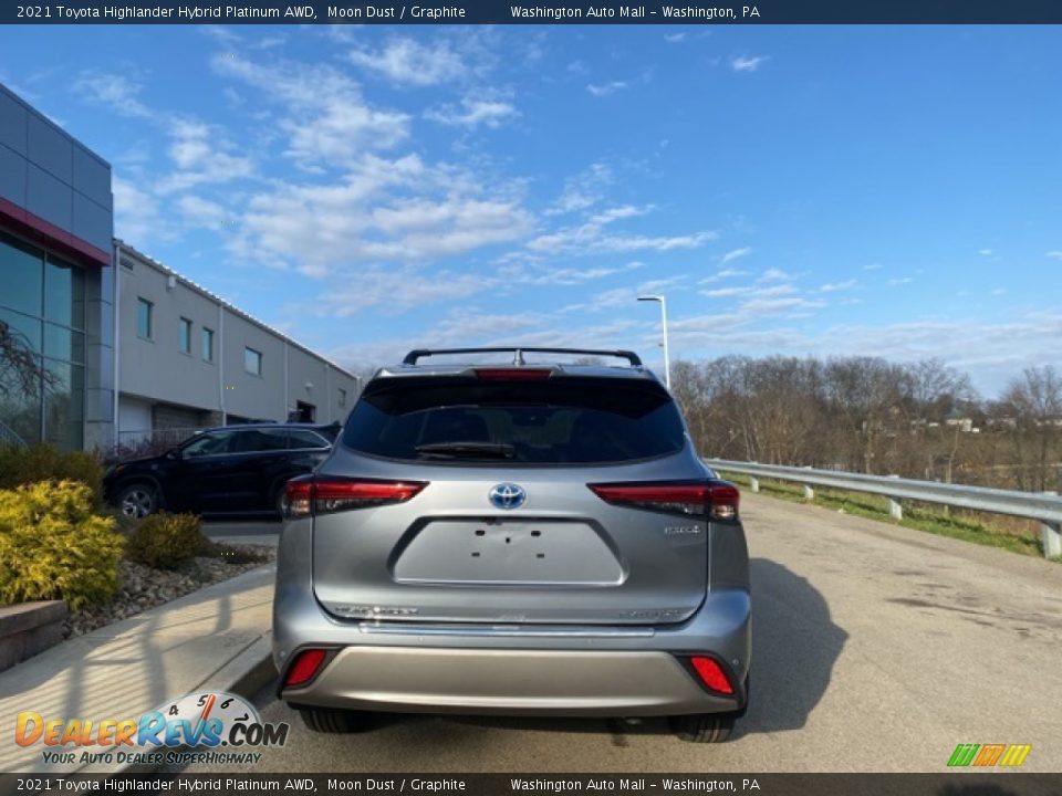 2021 Toyota Highlander Hybrid Platinum AWD Moon Dust / Graphite Photo #17