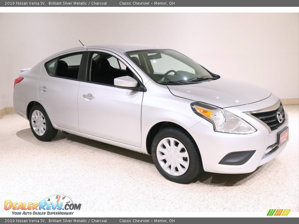 2019 Nissan Versa SV Brilliant Silver Metallic / Charcoal Photo #1