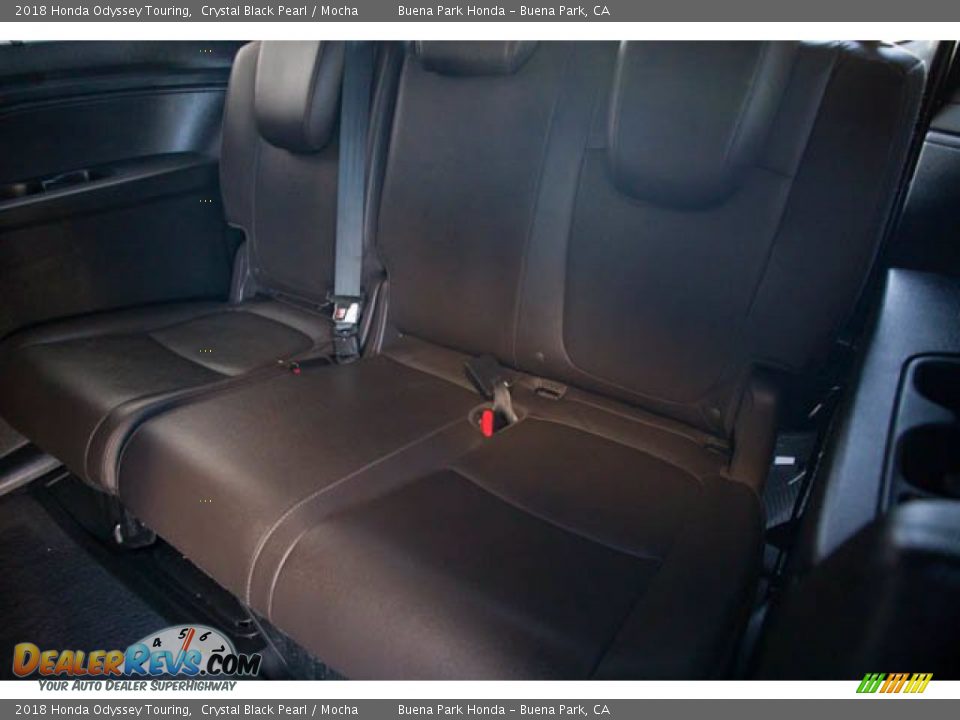 2018 Honda Odyssey Touring Crystal Black Pearl / Mocha Photo #23