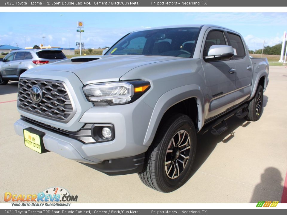 Front 3/4 View of 2021 Toyota Tacoma TRD Sport Double Cab 4x4 Photo #4