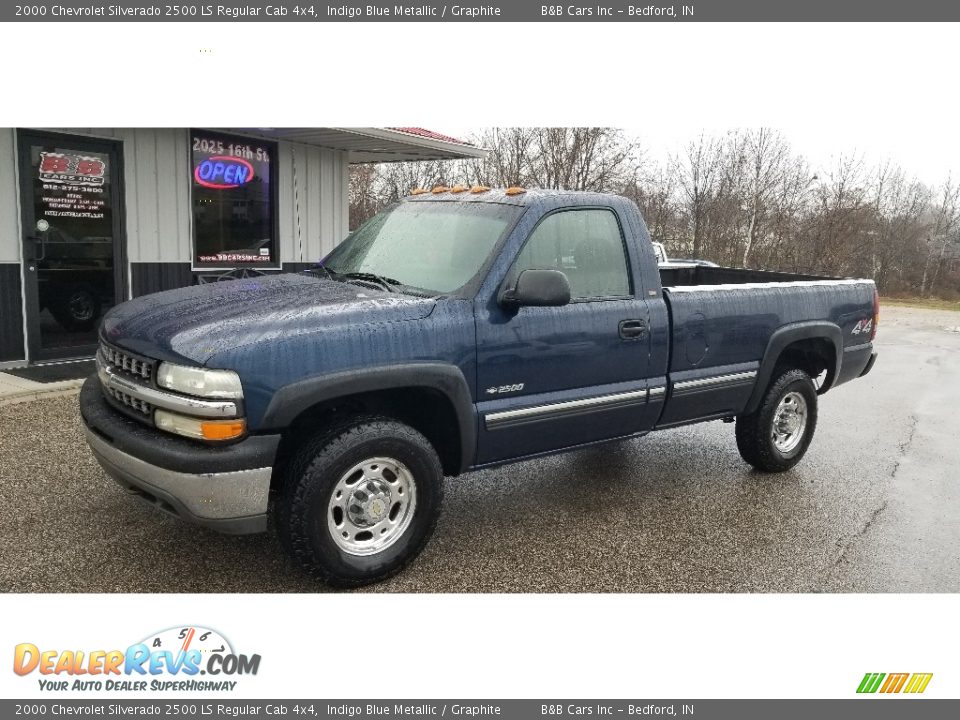 Front 3/4 View of 2000 Chevrolet Silverado 2500 LS Regular Cab 4x4 Photo #1