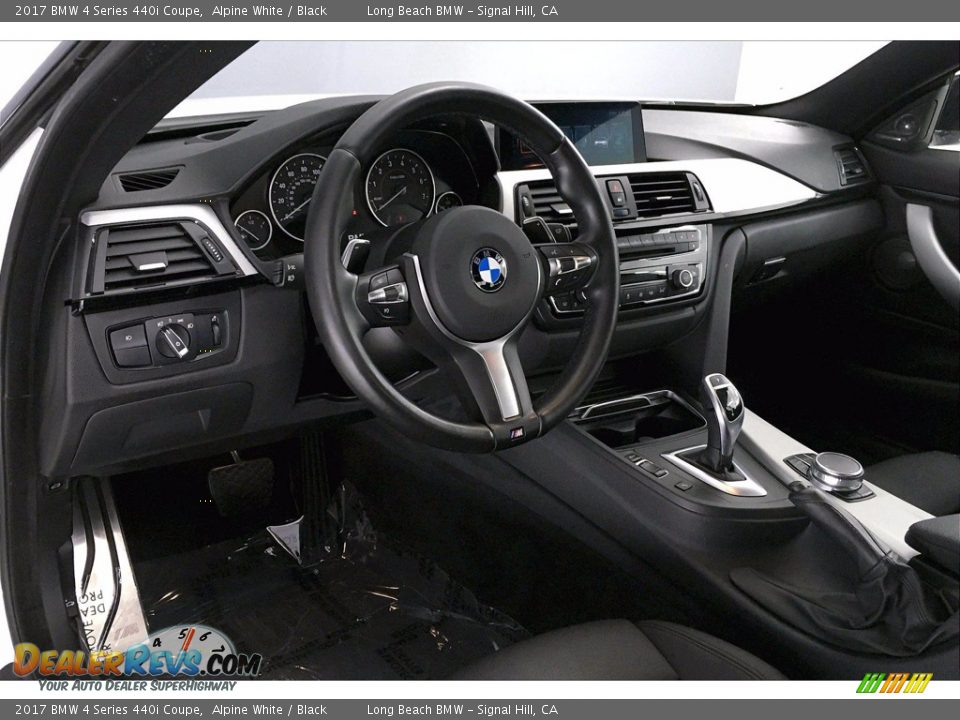 Front Seat of 2017 BMW 4 Series 440i Coupe Photo #21