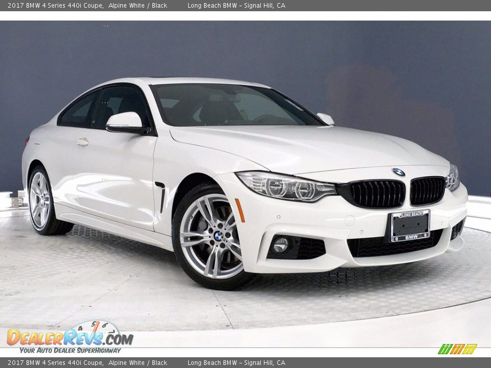 Front 3/4 View of 2017 BMW 4 Series 440i Coupe Photo #36