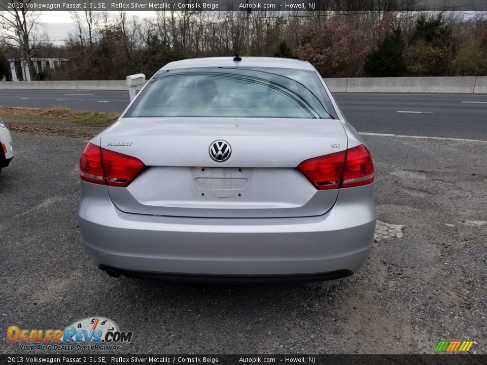 2013 Volkswagen Passat 2.5L SE Reflex Silver Metallic / Cornsilk Beige Photo #4