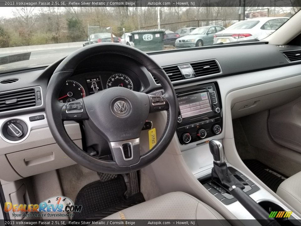 2013 Volkswagen Passat 2.5L SE Reflex Silver Metallic / Cornsilk Beige Photo #10